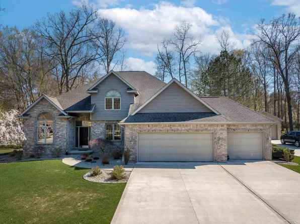 8365 Circlewood Dr N, Saginaw, MI 48609