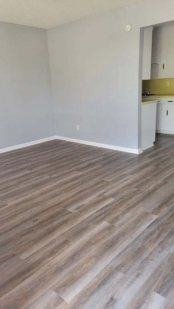 402 Mary St — Photo 2