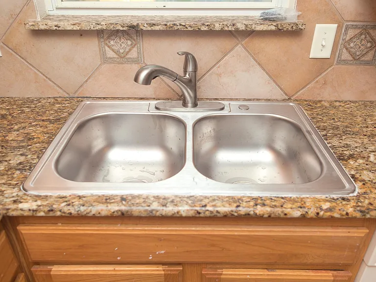 1600 Quarry Dr — Photo 17