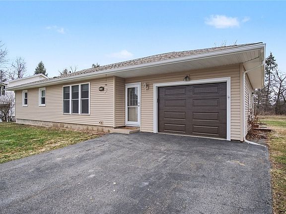 3rd image of 32 Tandoi Dr