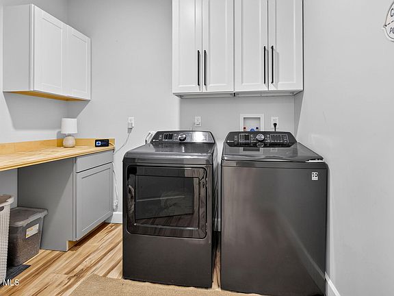 3rd image of 4 Heather Lane