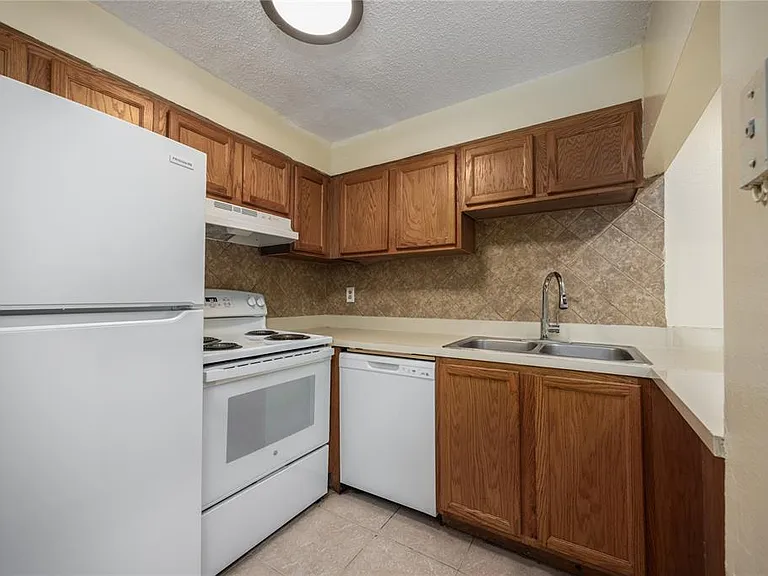 6519 W Newberry Rd #1004 — Photo 9