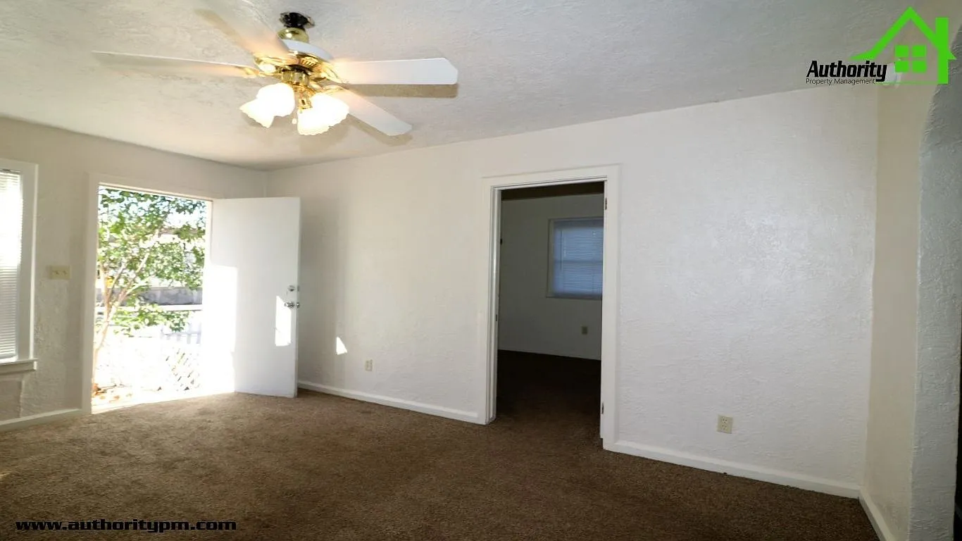 2 bed, 1.0 bath, 1100 sqft, $1,195 — Photo 4