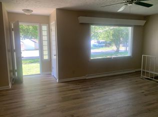 418 E Broadway Ave, Augusta, KS 67010