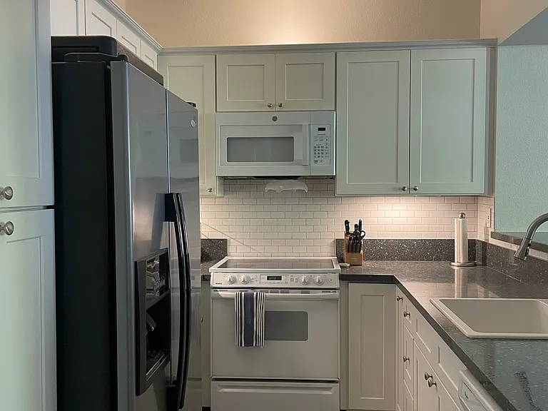 27 Campton Pl — Photo 8