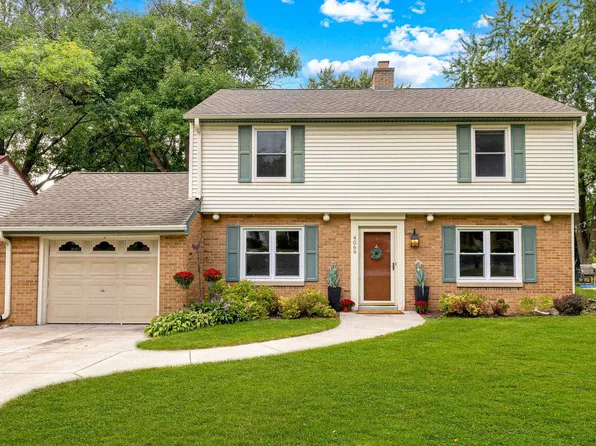 4069 North 111th STREET, Wauwatosa, WI 53222