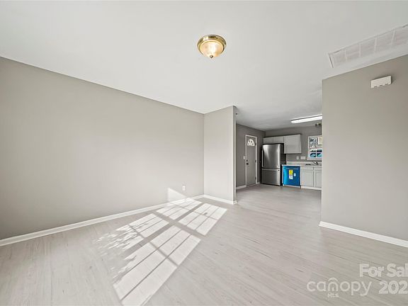 5th image of 2316 West Blvd