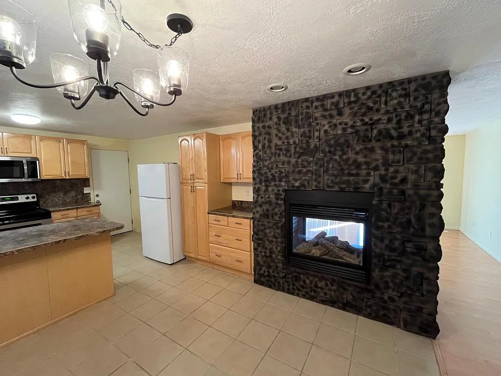 529 Highland Blvd — Photo 4