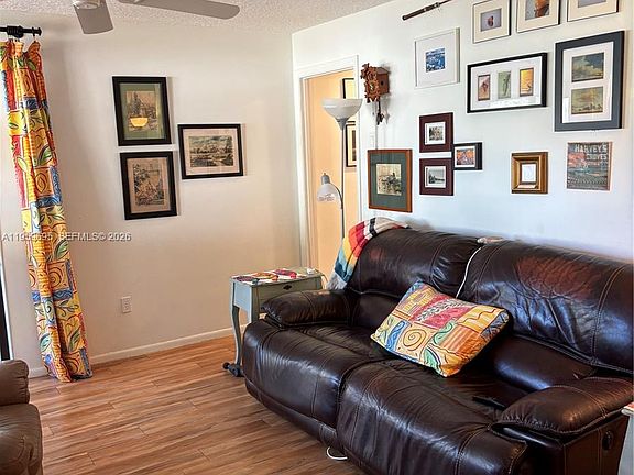 5th image of 159 Pinto Palm Ct