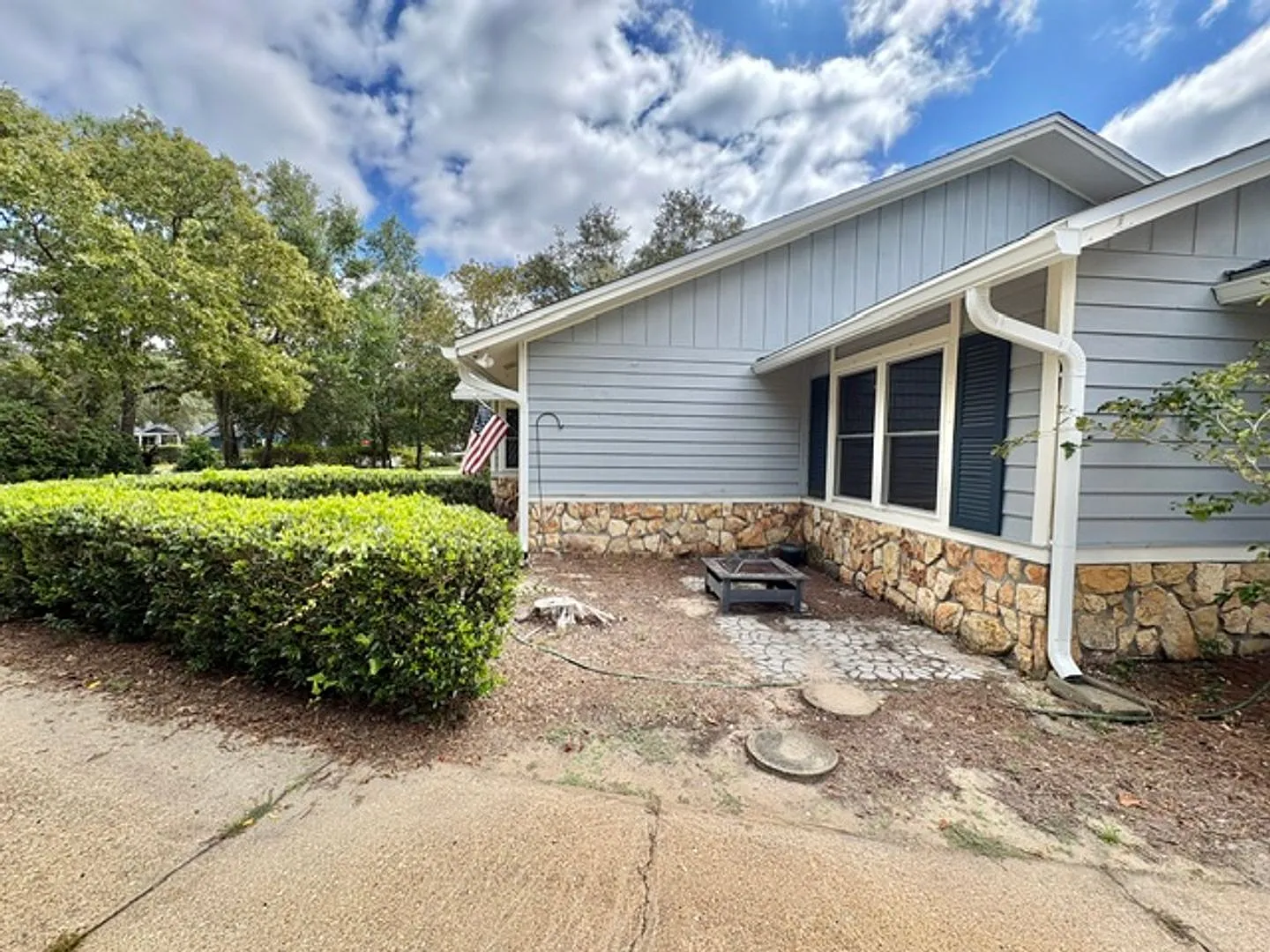 406 Greenwood Way — Photo 4