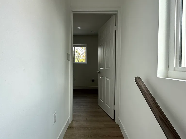 17735 Ludlow St — Photo 27