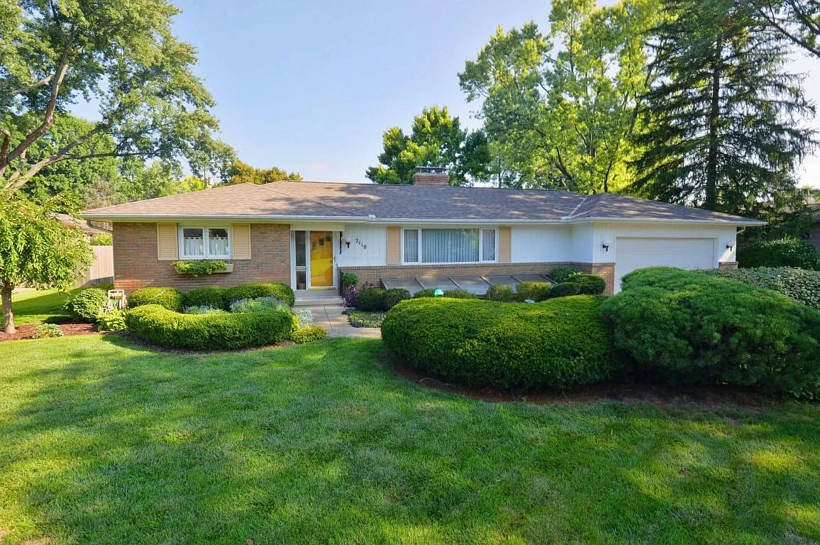 2110 Nayland Rd photo 1