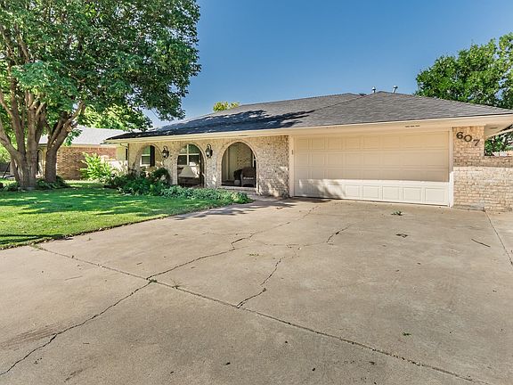 2nd image of 607 Belmont Dr