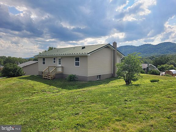 4th image of 689 Fountainhead Dr