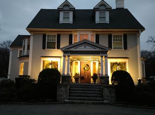 18 Brooks St, Winchester, MA 01890