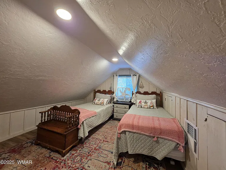 1468 W Walnut Ln — Photo 25