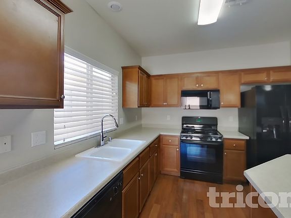 5th image of 1104 Bistro Bay Ave