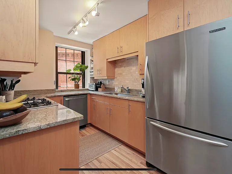 101 Broad St #4G — Photo 7