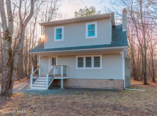 129 White Tail Ln, Long Pond, PA