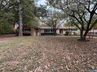 185 Baker Rd NW, Huntsville, AL 35806