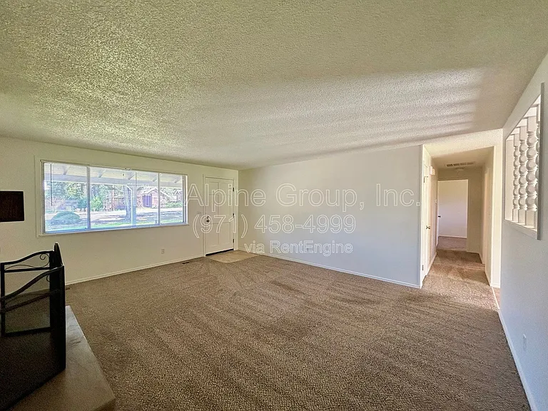 5595 SW Menlo Dr — Photo 5