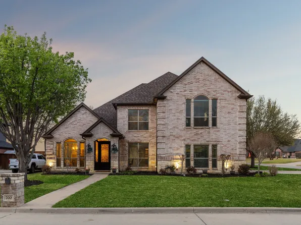 700 Lonesome Dove Trl, Hurst, TX 76054
