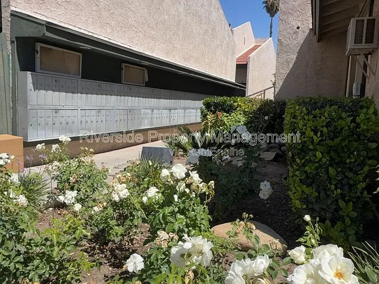 2255 Cahuilla St #105 — Photo 23