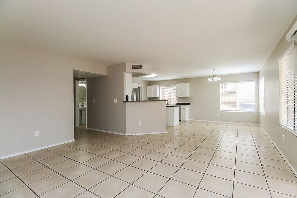 4 bed, 3.0 bath, 2167 sqft, $2,850 — Photo 4