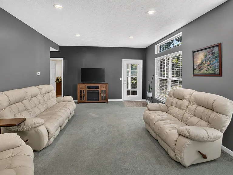11309 Lake Meadow Ln — Photo 17