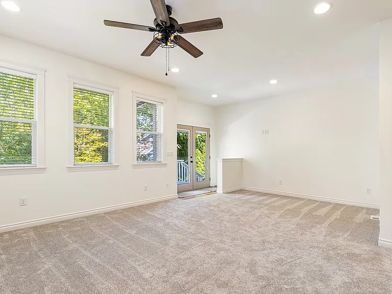 1007 Brookings Pl — Photo 29