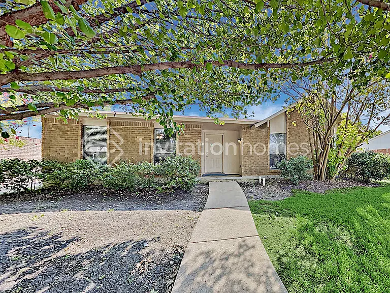 9102 Millwood Dr — Photo 1