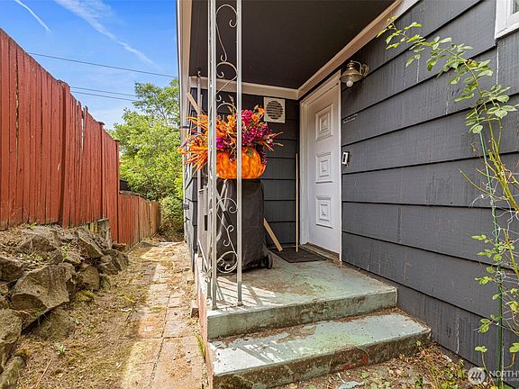 2nd image of 9628 5th Ave NE