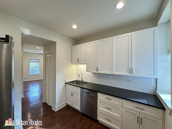 2nd image of 1159 W Lunt Ave #3AC