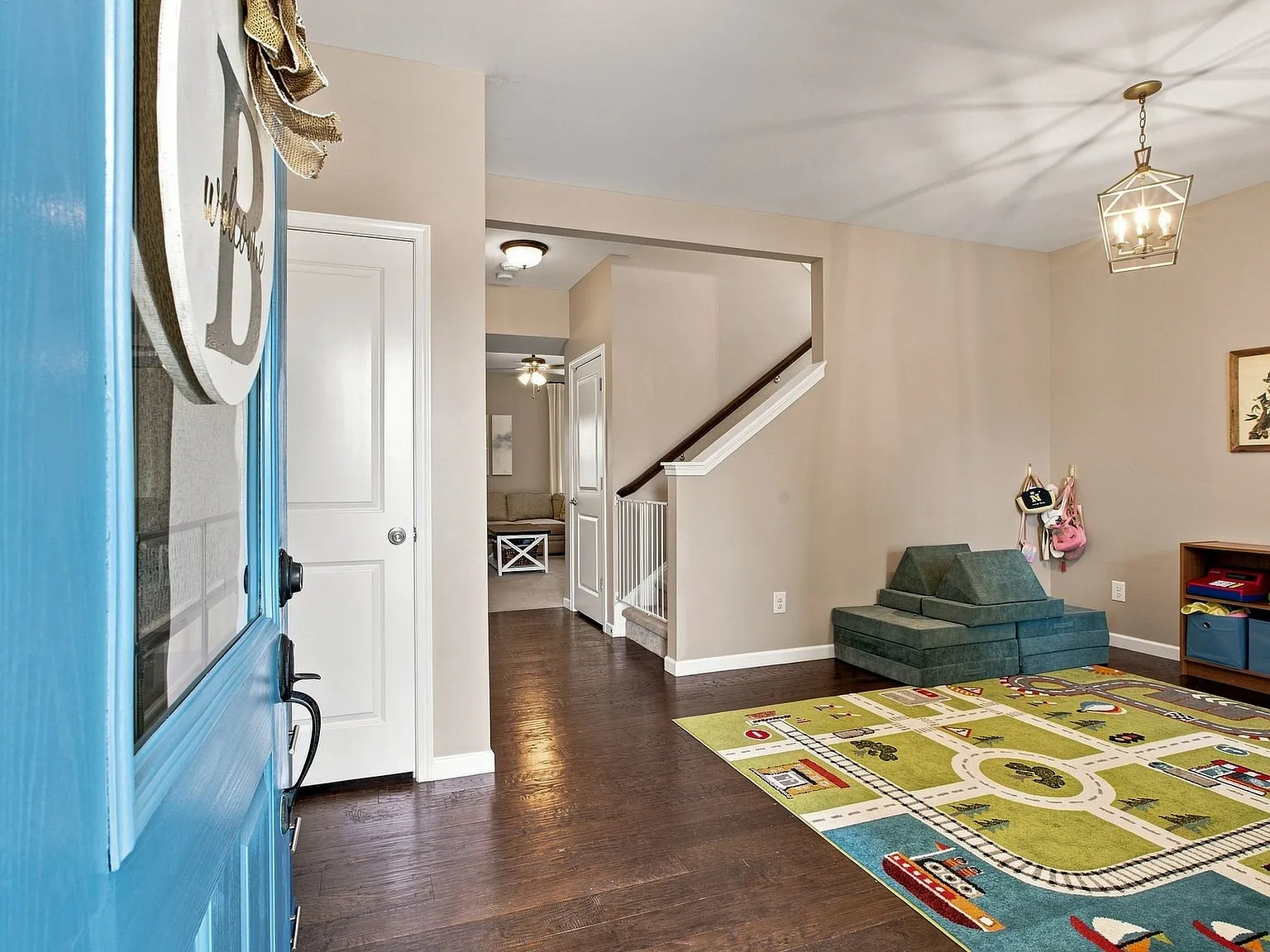 4 bed, 2.5 bath, 2476 sqft, $3,500 — Photo 3