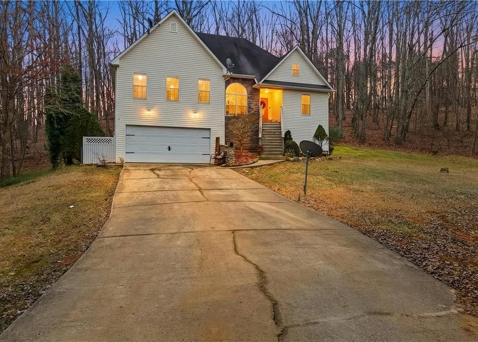 1st image of 158 Ridge Ln