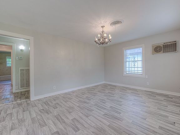 5th image of 804 Burton Ave