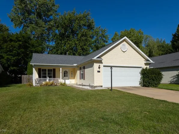 961 Beachfront Dr, Painesville, OH 44077
