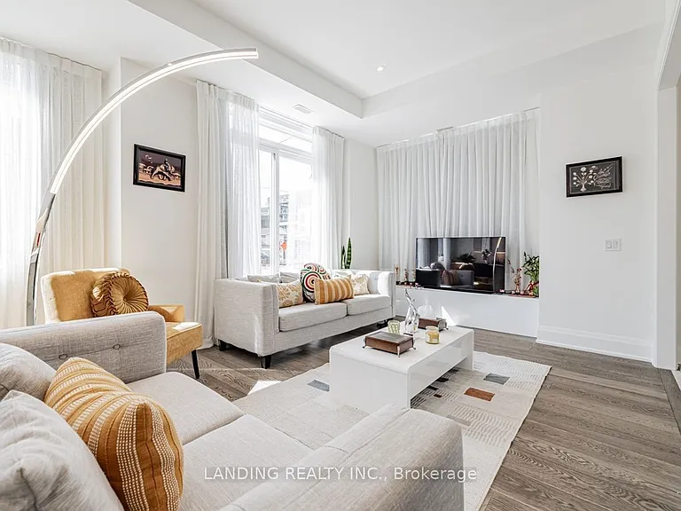 17 Greenbriar Rd #1 — Photo 3