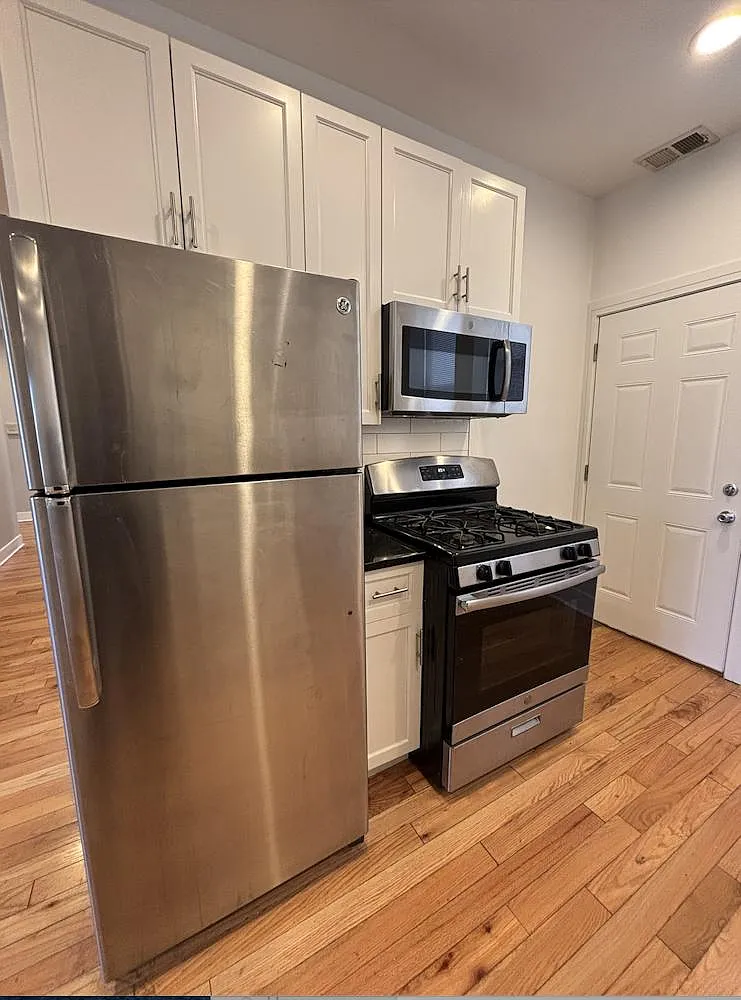 1161 West Lunt Avenue #2 — Photo 3