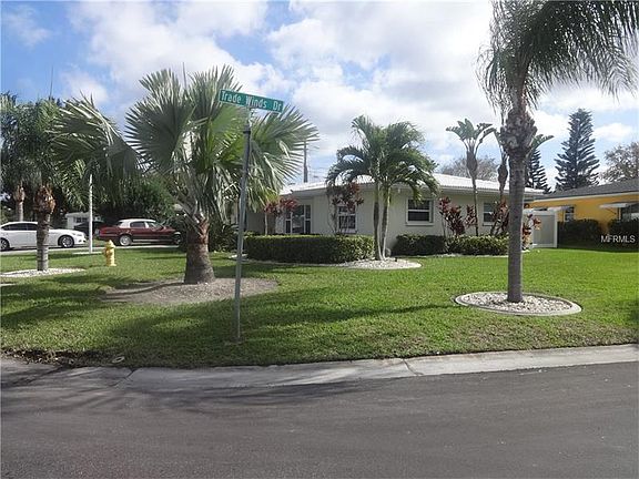 3rd image of 557 Baywood Dr N