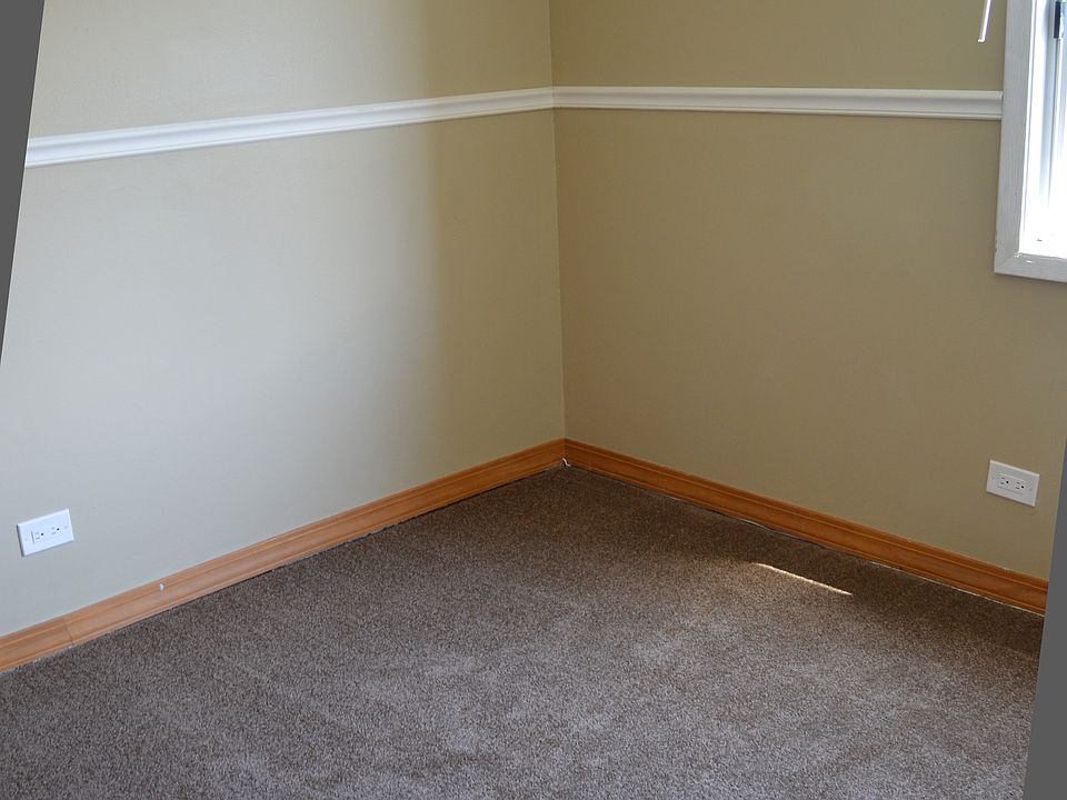 1st image of 860 N Lakeside Dr APT 2B
