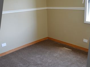 860 N Lakeside Dr APT 2B, Vernon Hills, IL