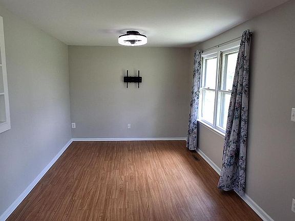 4th image of 714 Crosby Rd