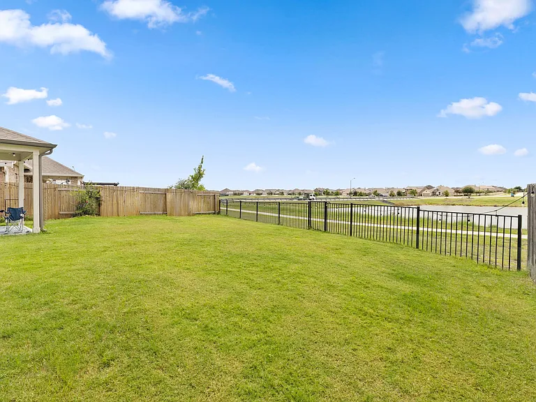 20512 Christie Marie Ln — Photo 45