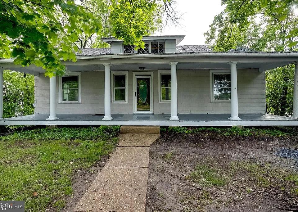 422 Lumberton Rd