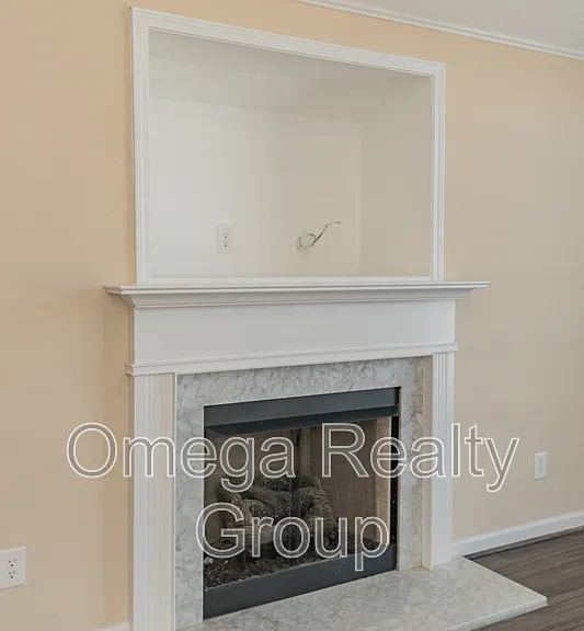 2170 Village Ln — Photo 9