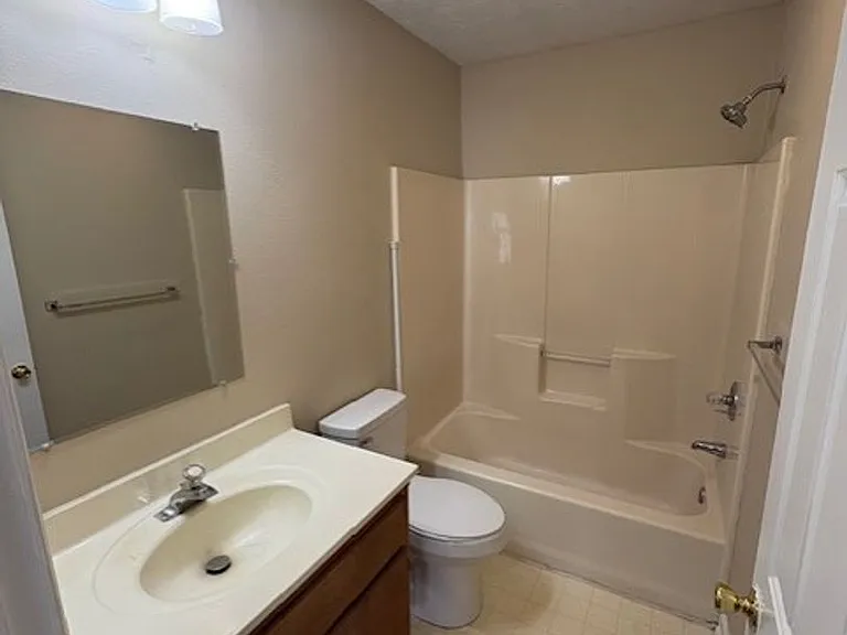 25146 York Dr #32 — Photo 11