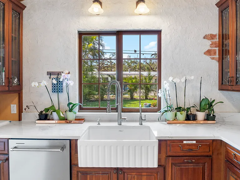 594 Bougainvillea Ln — Photo 39