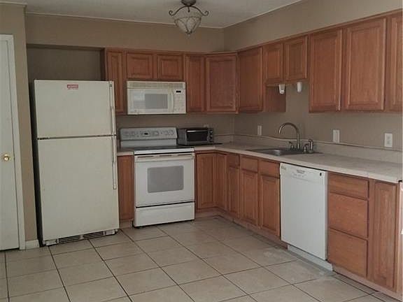 2nd image of 548 San Bernardino St