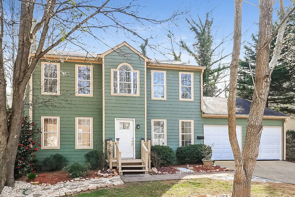 3 bed, 2.5 bath, 2368 sqft, $2,730 — Photo 1